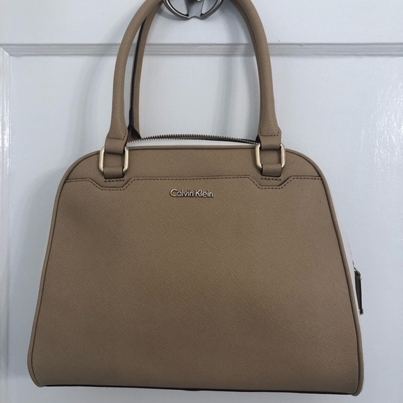 Calvin Klein tan/white purse - Picture 1 of 7